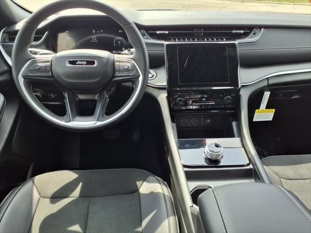 new 2025 Jeep Grand Cherokee car, priced at $47,978