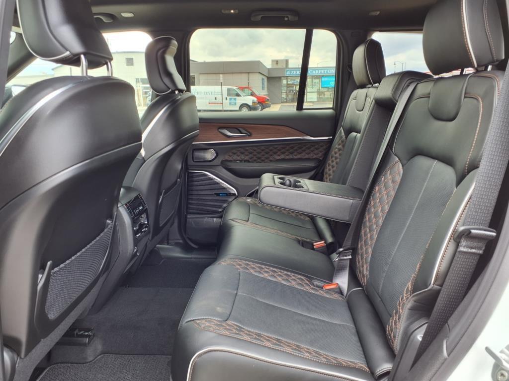 new 2025 Jeep Grand Cherokee car, priced at $65,925
