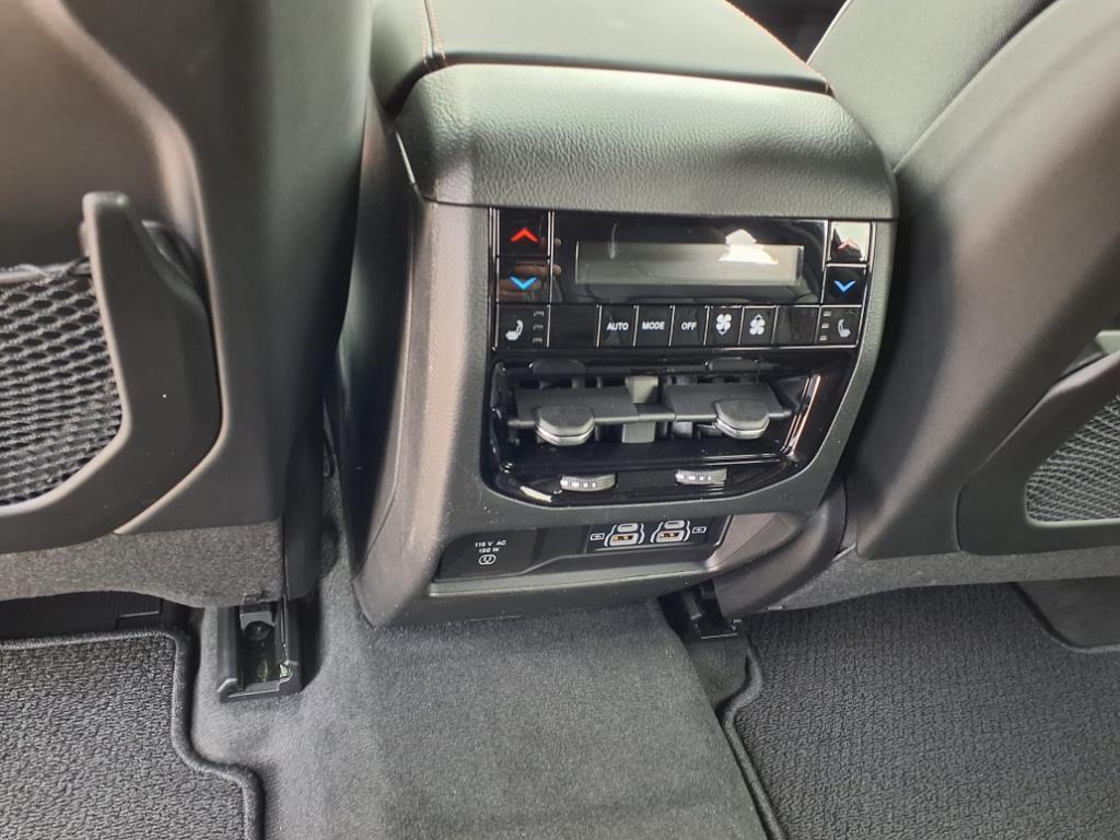 new 2025 Jeep Grand Cherokee car, priced at $65,925