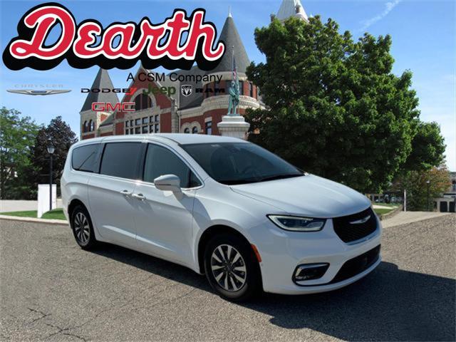 used 2022 Chrysler Pacifica Hybrid car, priced at $27,493