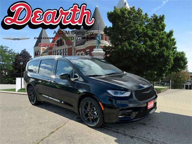 new 2024 Chrysler Pacifica car, priced at $45,423