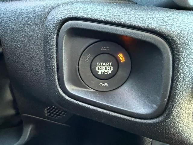 new 2025 Jeep Gladiator car, priced at $42,385
