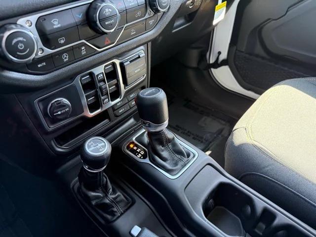 new 2025 Jeep Gladiator car, priced at $42,385