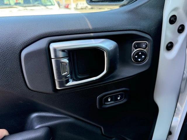 new 2025 Jeep Gladiator car, priced at $42,385