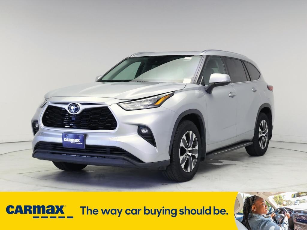 used 2020 Toyota Highlander car, priced at $32,998