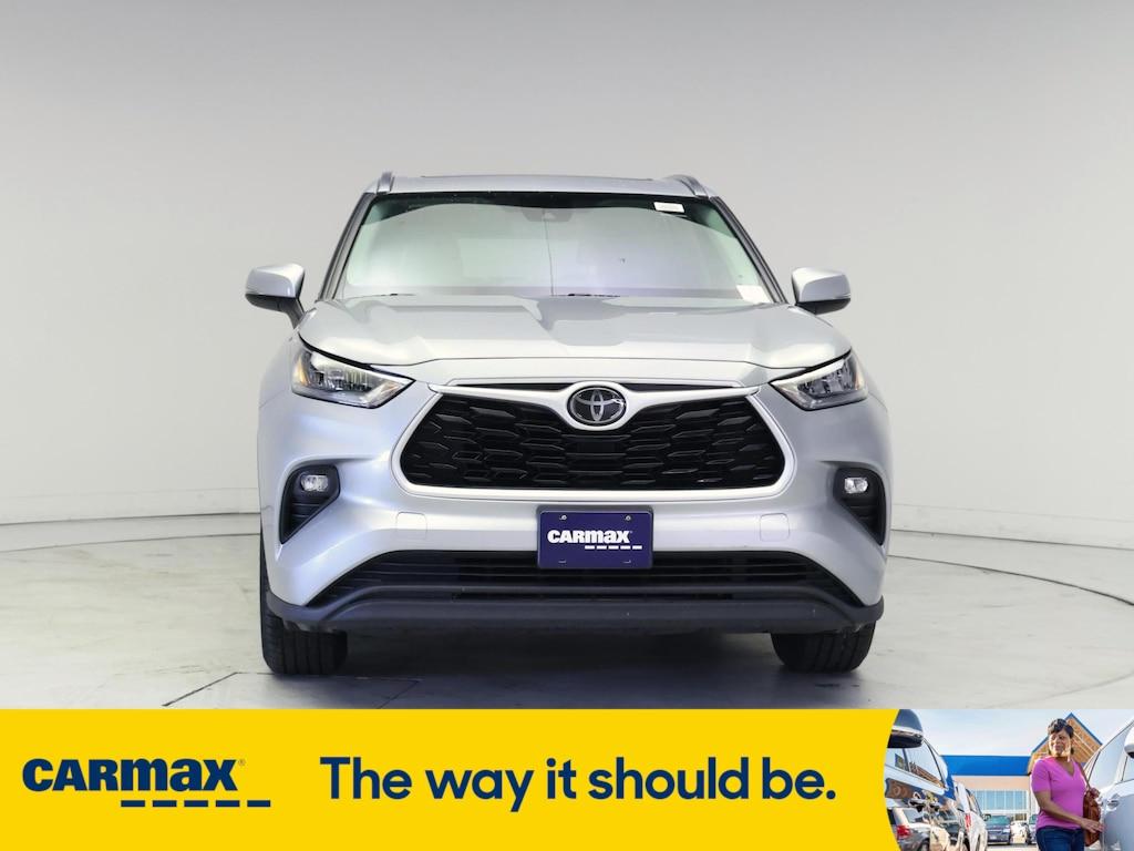 used 2020 Toyota Highlander car, priced at $32,998