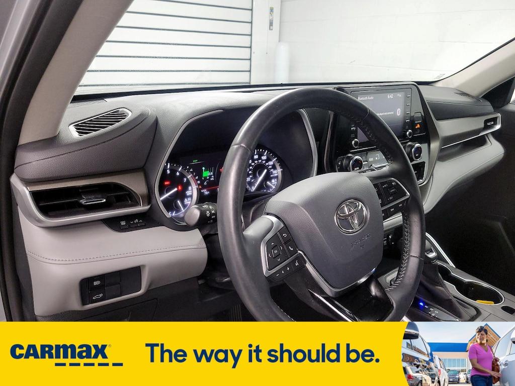 used 2020 Toyota Highlander car, priced at $32,998