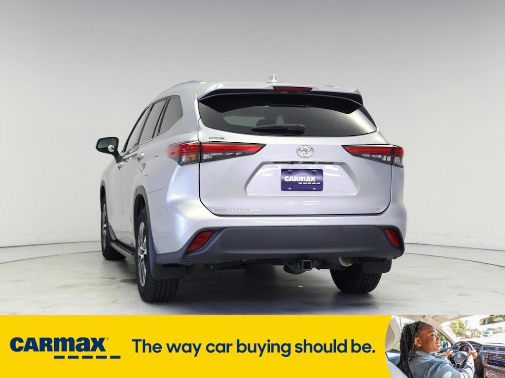 used 2020 Toyota Highlander car, priced at $32,998