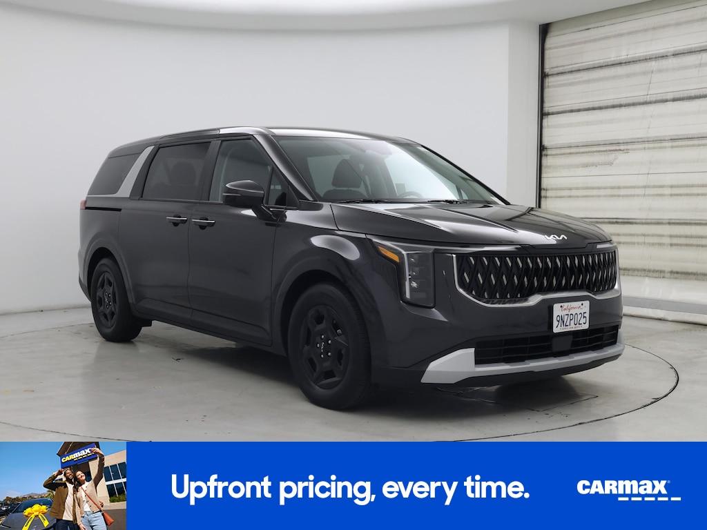 used 2025 Kia Carnival car, priced at $39,998