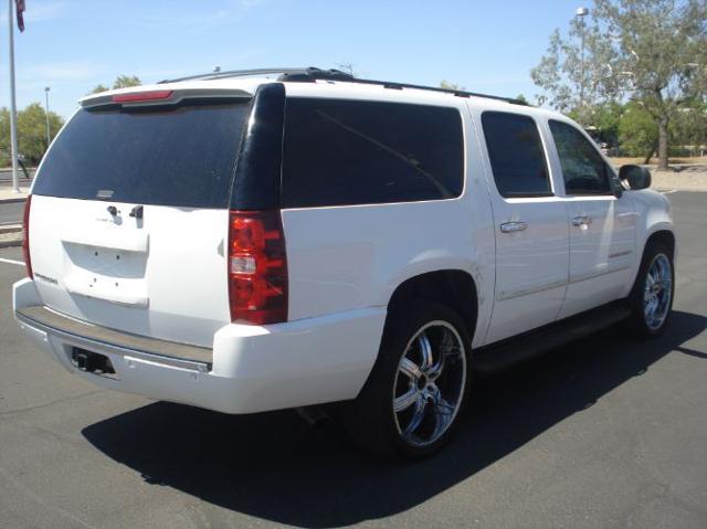 used 2007 Chevrolet Suburban car, priced at $6,995