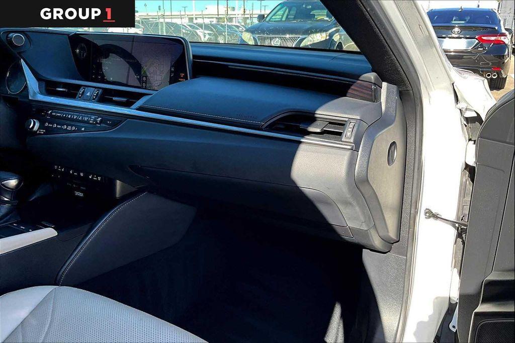 used 2021 Lexus ES 350 car, priced at $35,298