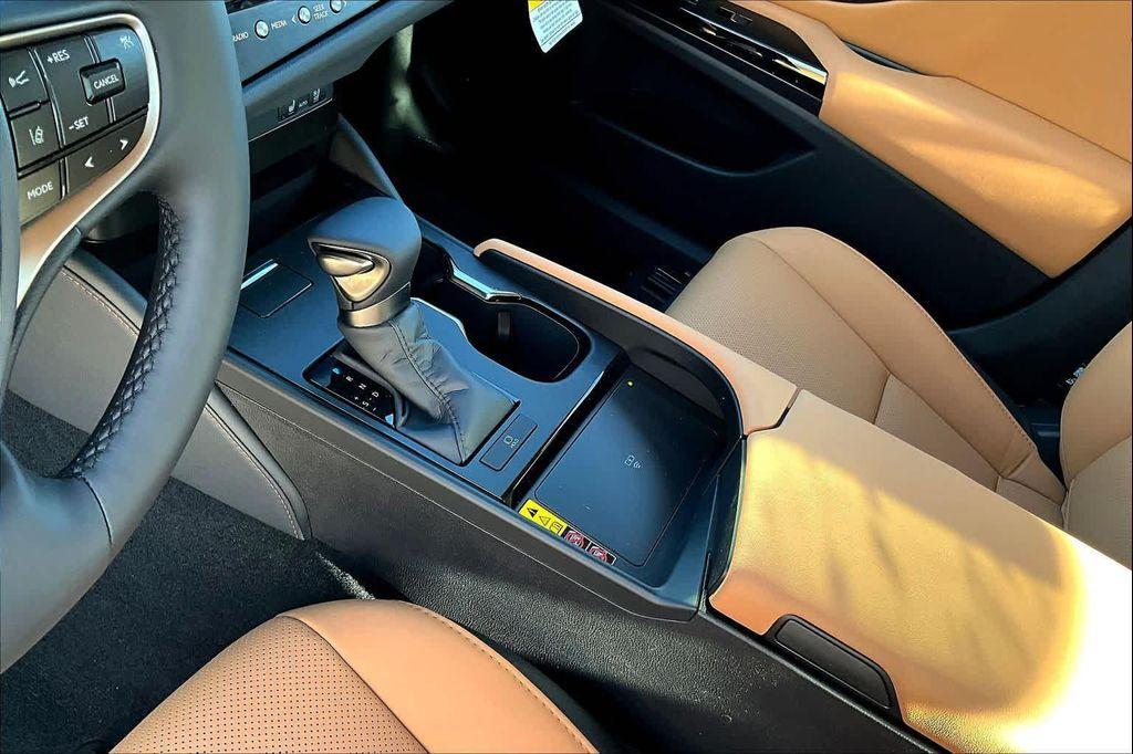 new 2025 Lexus ES 350 car, priced at $49,149