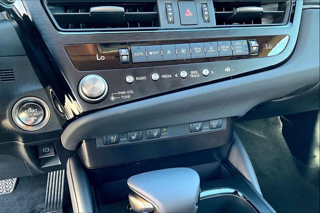 new 2025 Lexus ES 350 car, priced at $49,149