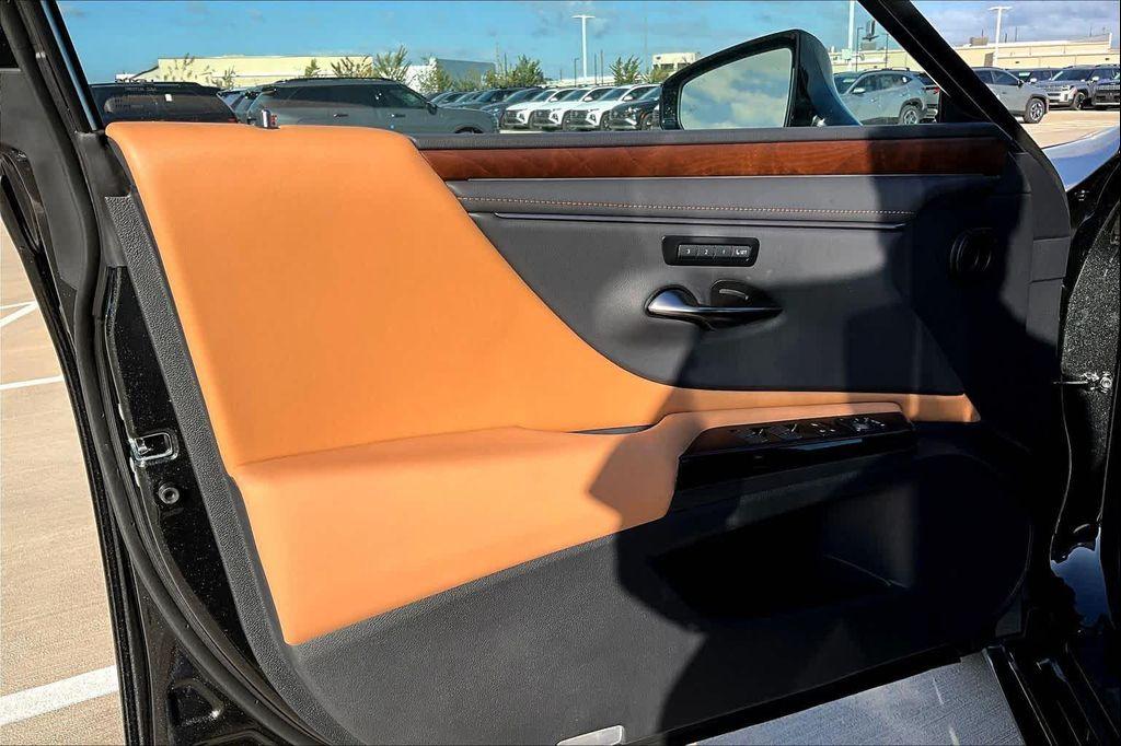 new 2025 Lexus ES 350 car, priced at $49,149