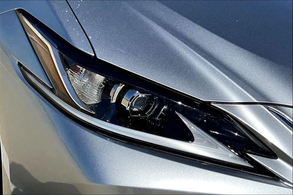 new 2025 Lexus ES 350 car, priced at $49,724