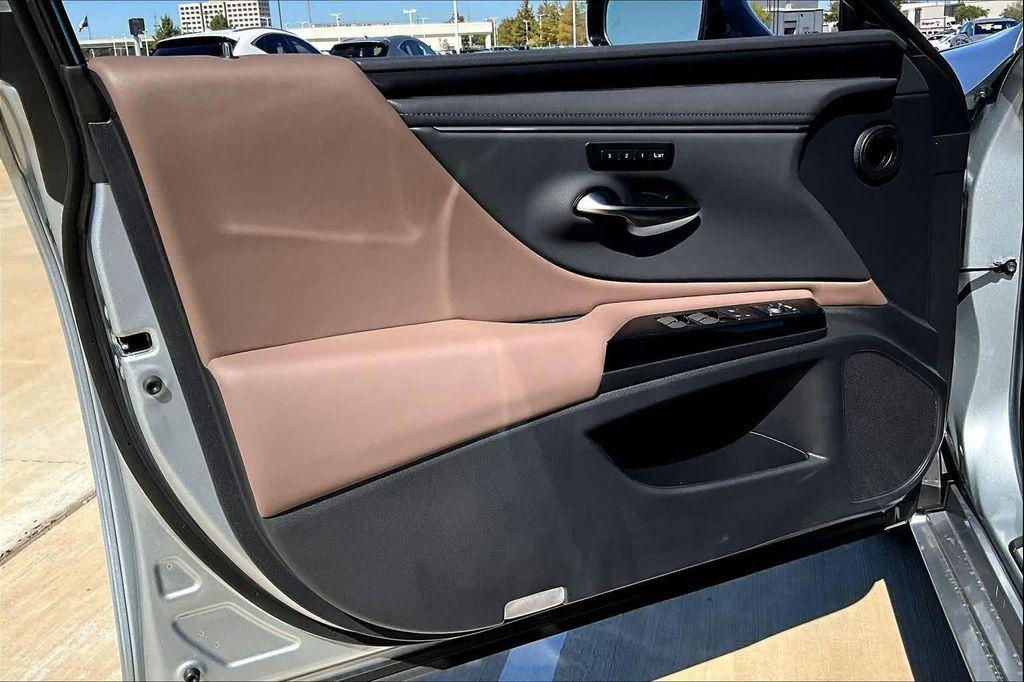 new 2025 Lexus ES 350 car, priced at $49,724