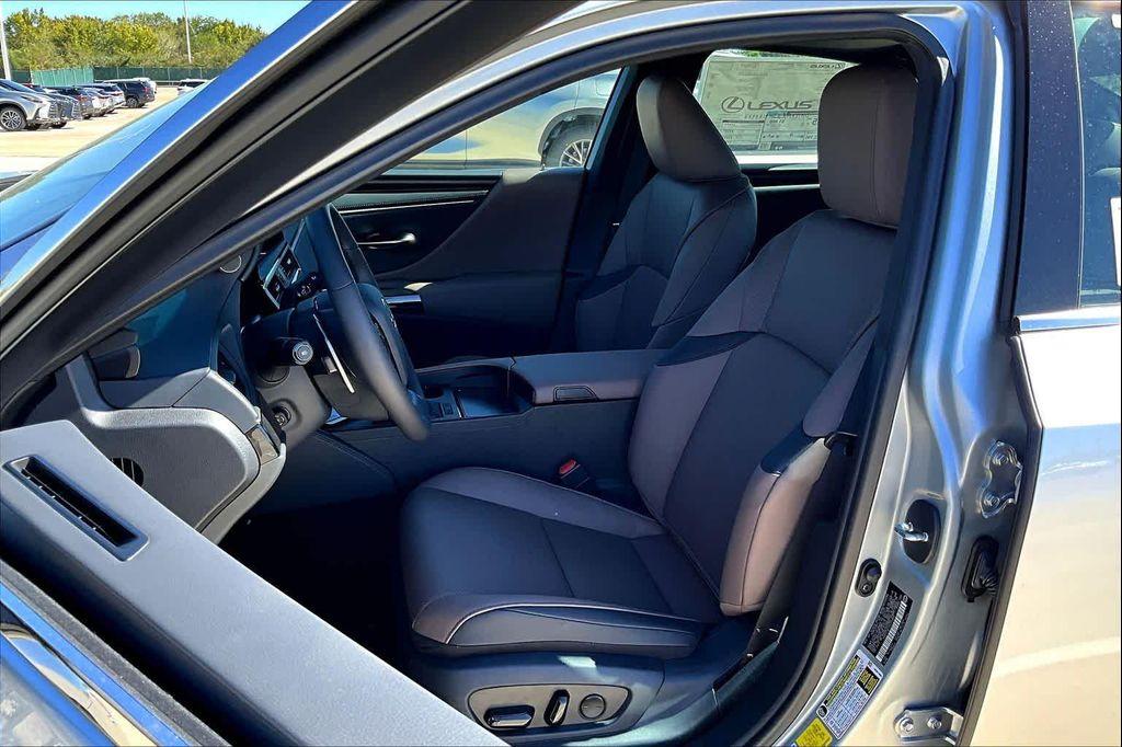 new 2025 Lexus ES 350 car, priced at $49,724