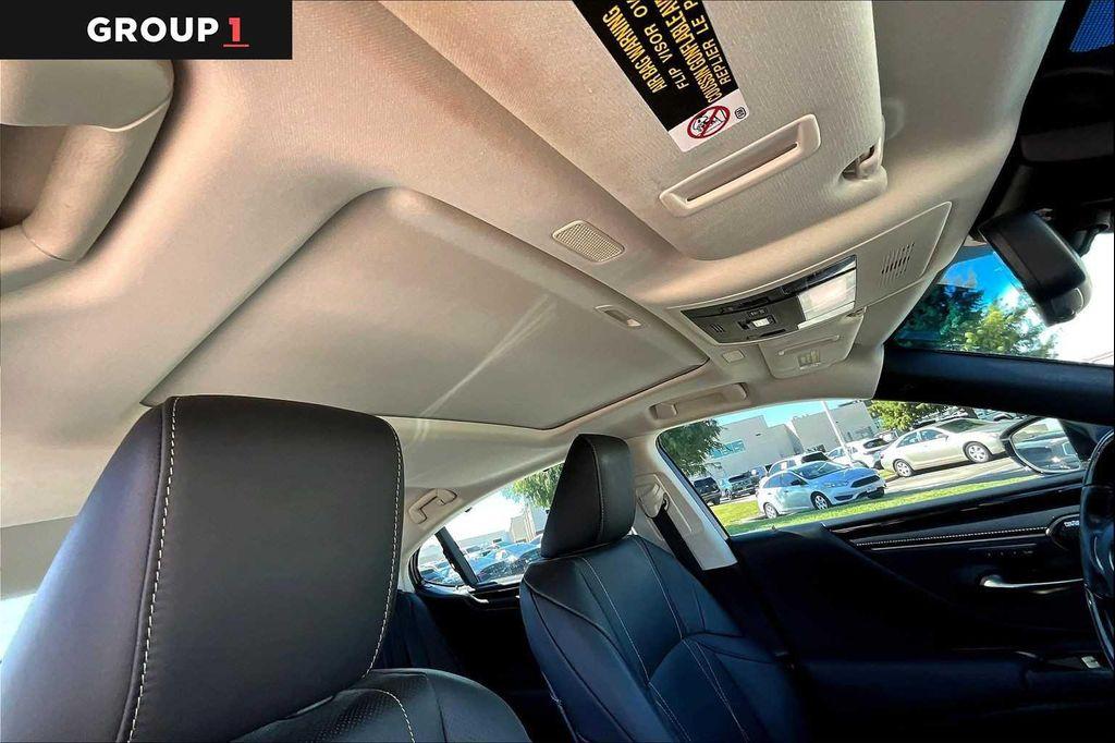 used 2021 Lexus ES 300h car, priced at $37,995