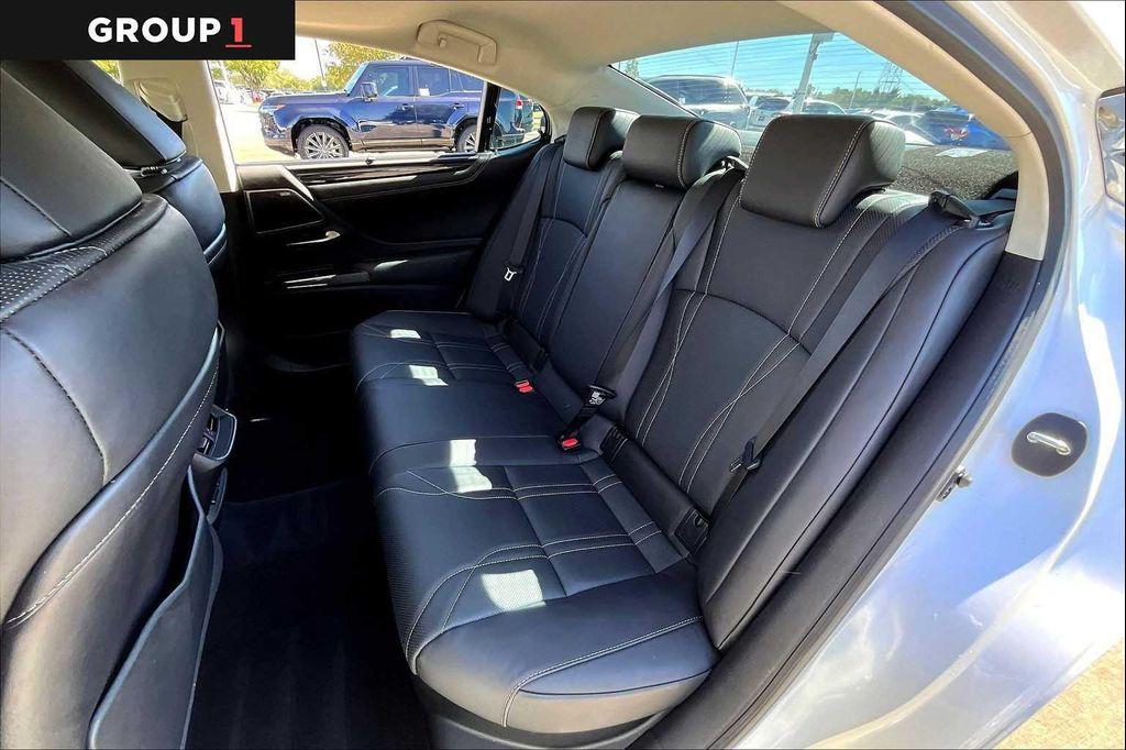 used 2021 Lexus ES 300h car, priced at $37,995