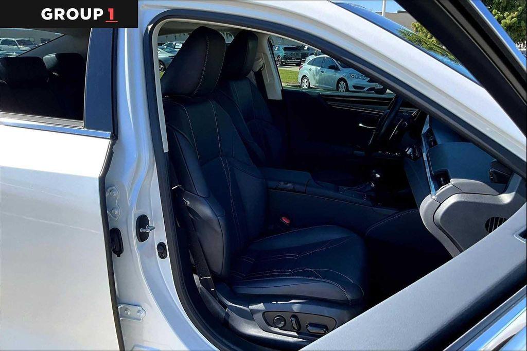 used 2021 Lexus ES 300h car, priced at $37,995