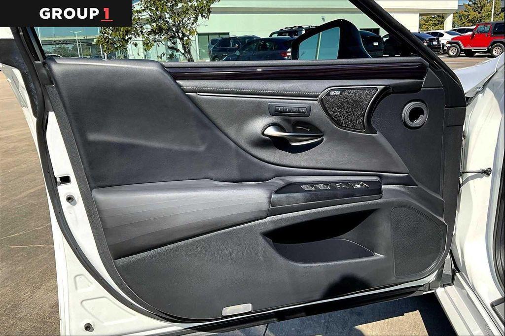 used 2021 Lexus ES 300h car, priced at $37,995