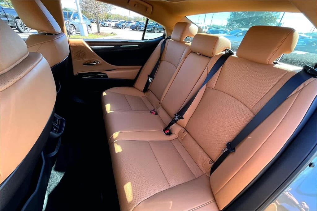 used 2024 Lexus ES 350 car, priced at $42,963