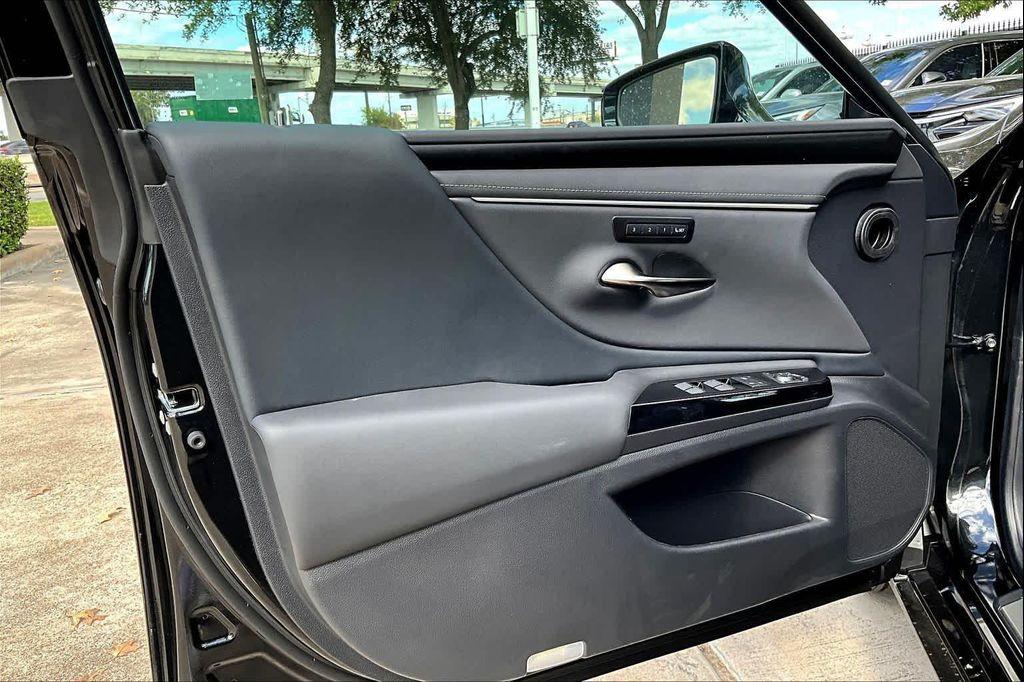 new 2025 Lexus ES 350 car, priced at $47,964