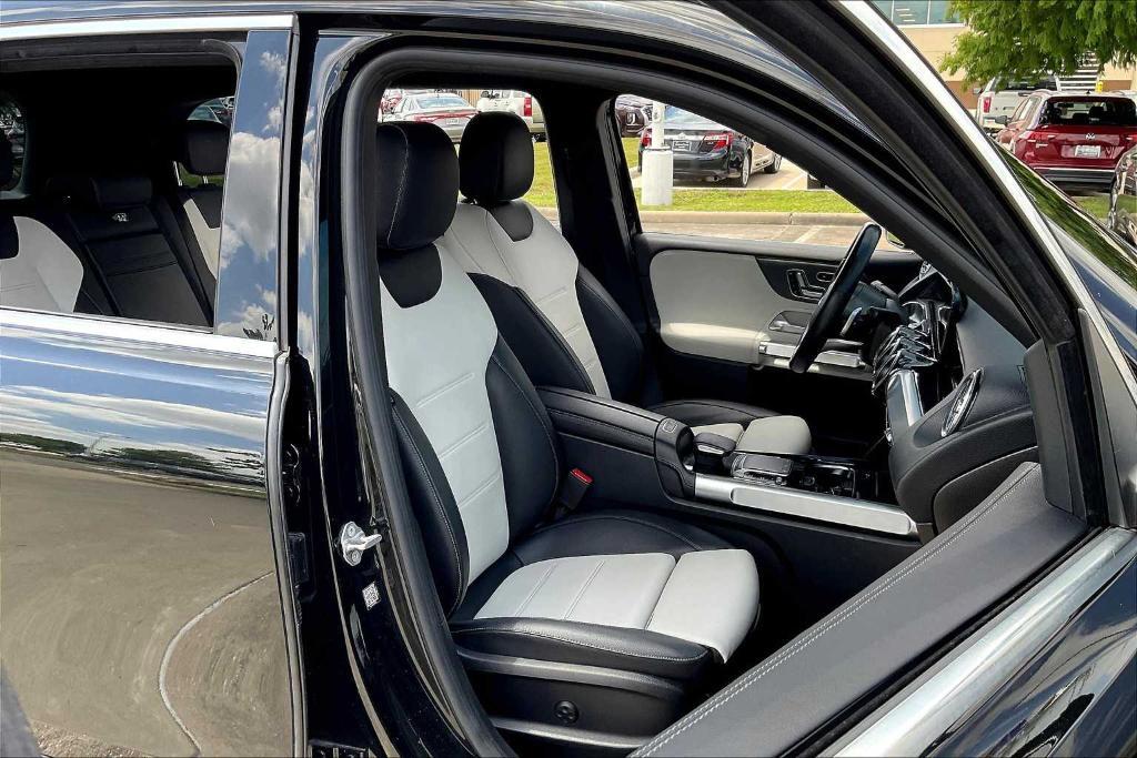 used 2021 Mercedes-Benz GLB 250 car, priced at $23,995