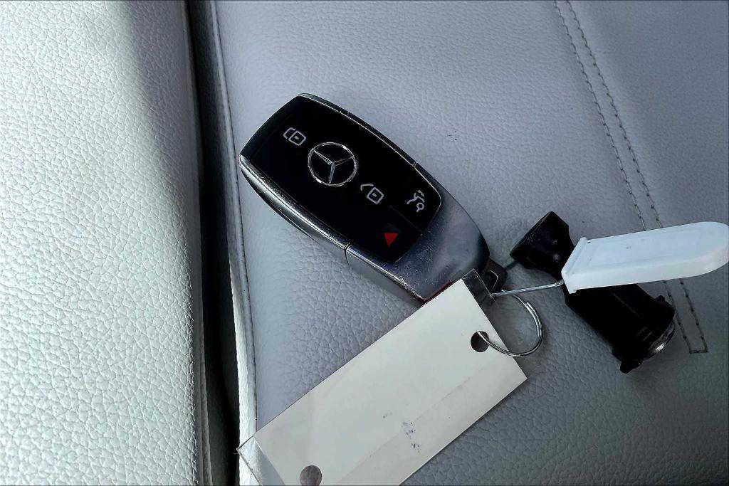 used 2021 Mercedes-Benz GLB 250 car, priced at $23,995