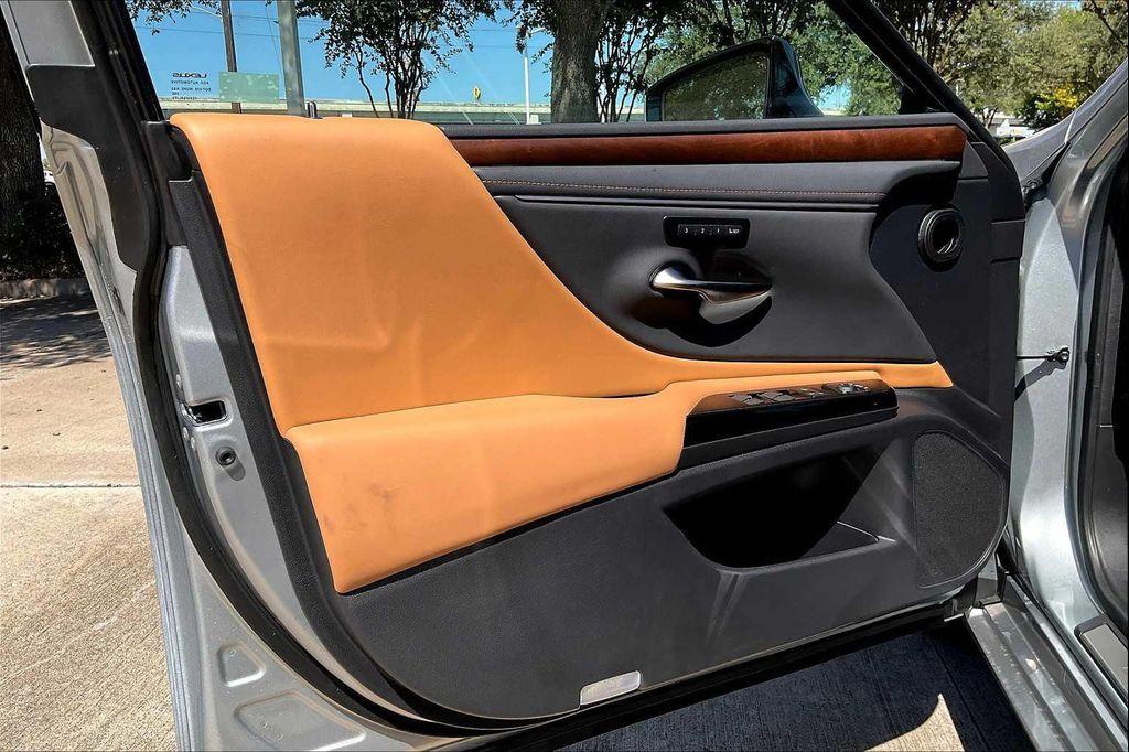 new 2025 Lexus ES 350 car, priced at $49,695