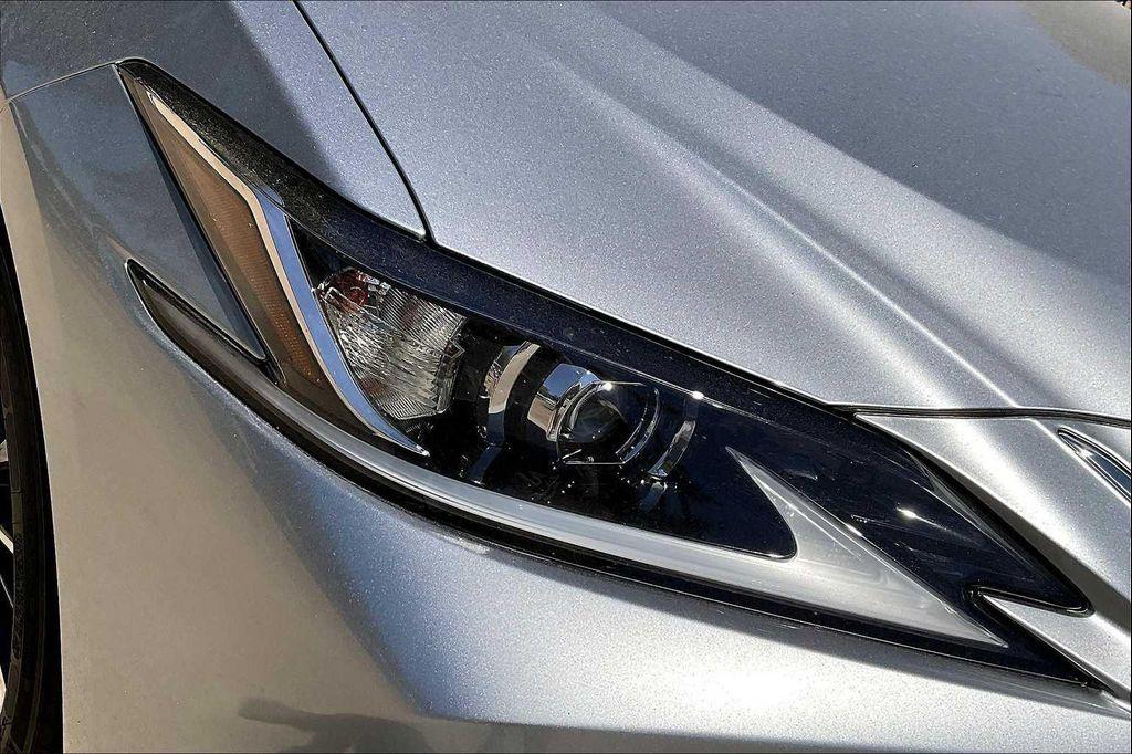 new 2025 Lexus ES 350 car, priced at $49,695