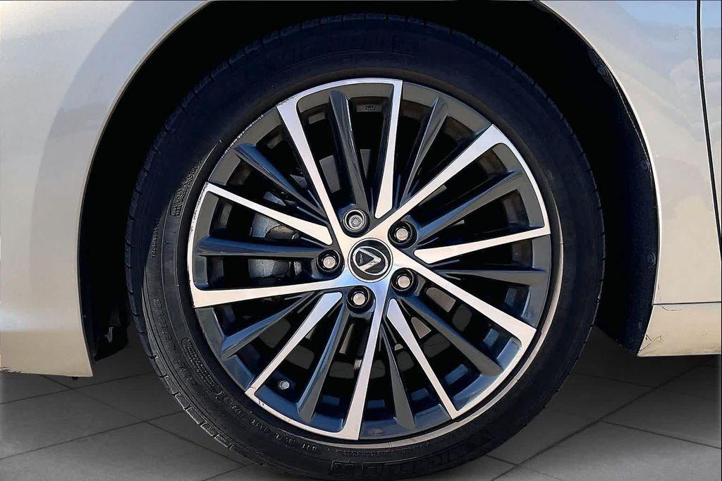 used 2023 Lexus ES 350 car, priced at $41,995