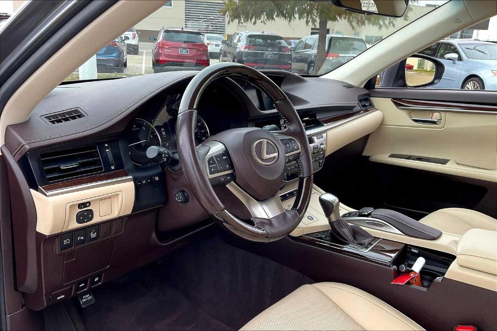 used 2016 Lexus ES 350 car, priced at $25,995