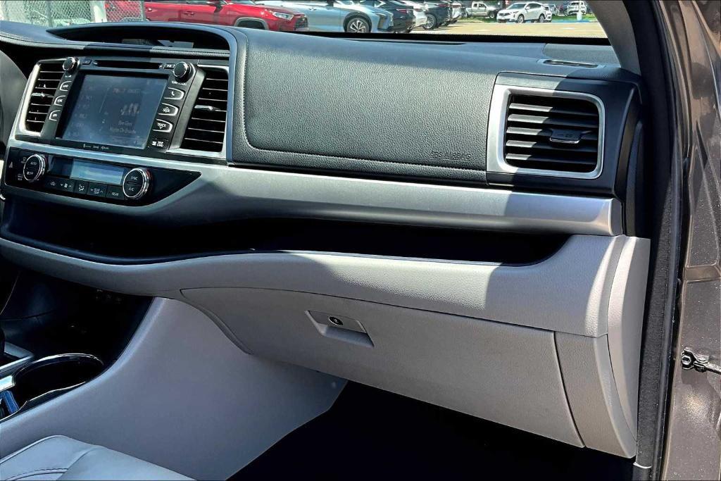 used 2018 Toyota Highlander car, priced at $20,495