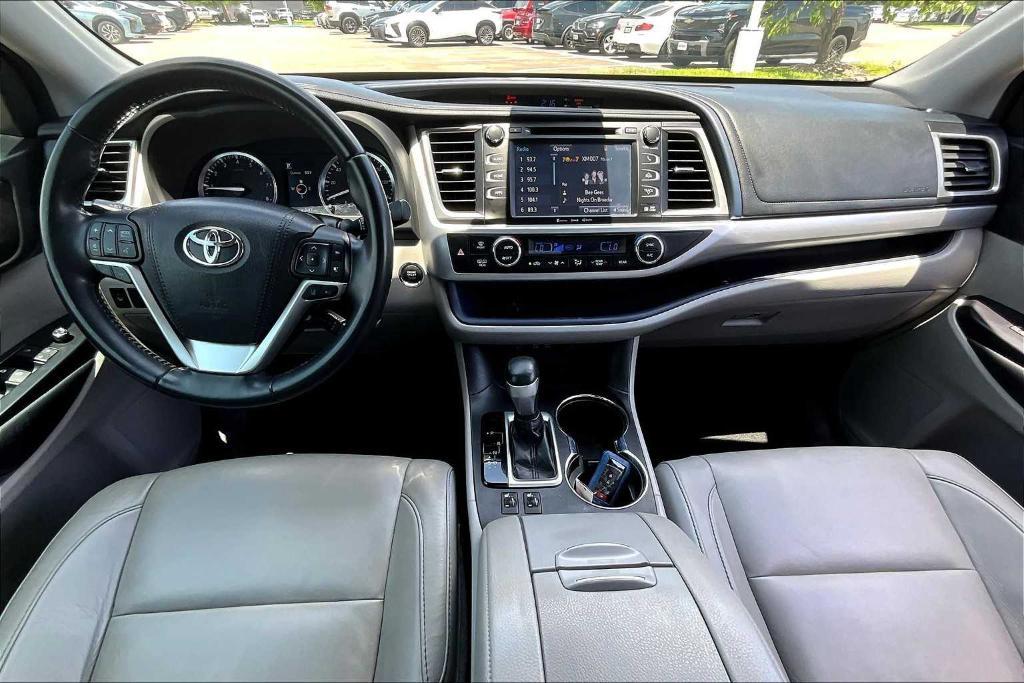 used 2018 Toyota Highlander car, priced at $20,495