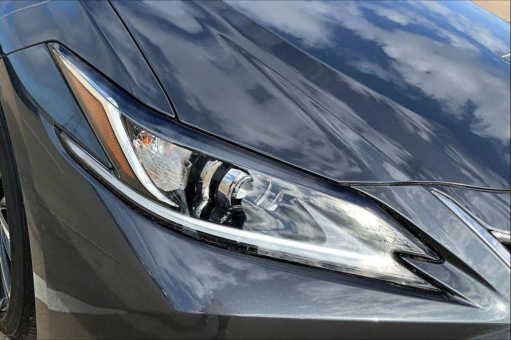 new 2025 Lexus ES 350 car, priced at $49,649