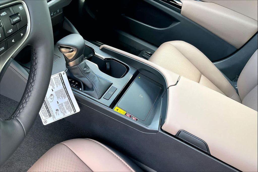 new 2025 Lexus ES 350 car, priced at $49,550