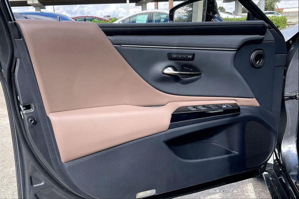 new 2025 Lexus ES 350 car, priced at $49,550