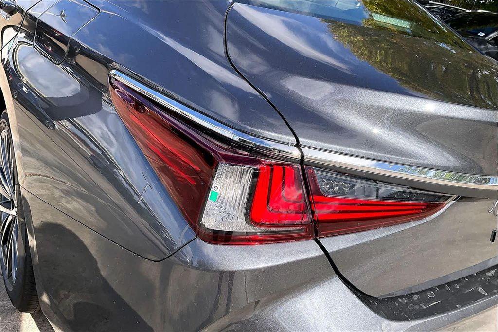 new 2025 Lexus ES 350 car, priced at $49,550