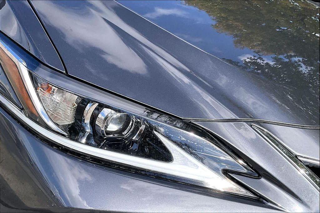 new 2025 Lexus ES 350 car, priced at $49,550