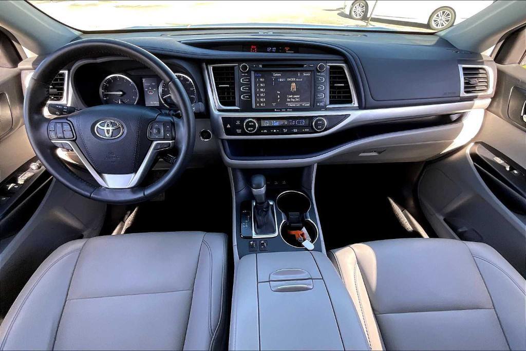 used 2019 Toyota Highlander car, priced at $29,995