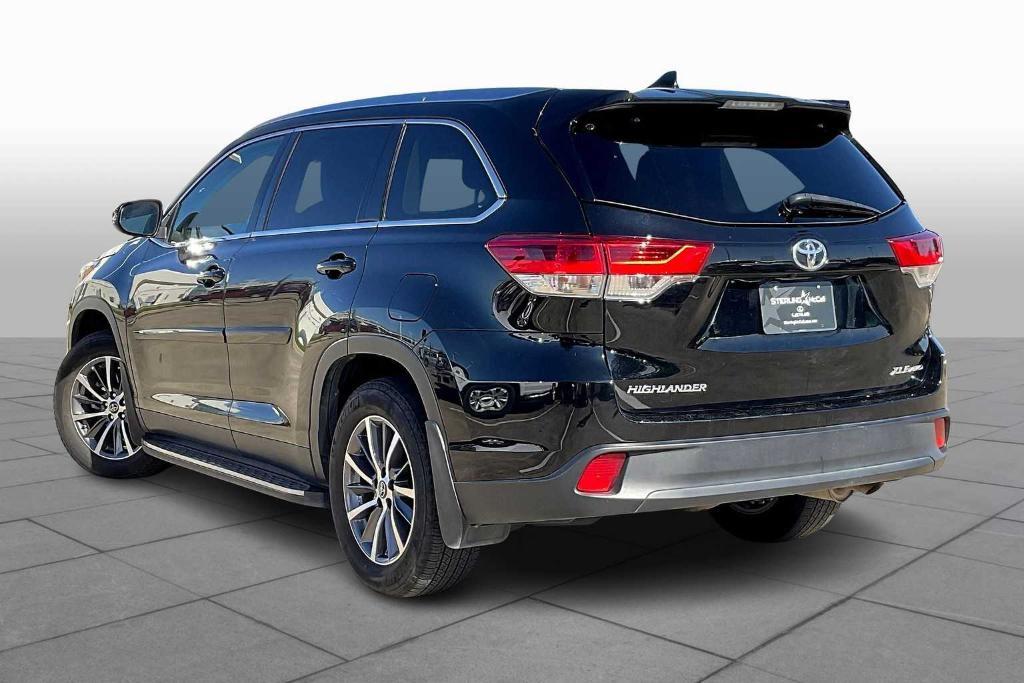 used 2019 Toyota Highlander car, priced at $29,995