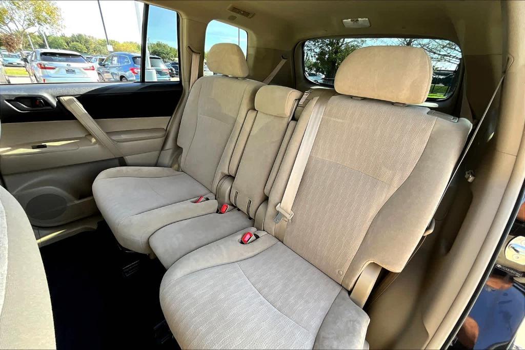 used 2011 Toyota Highlander car, priced at $13,995