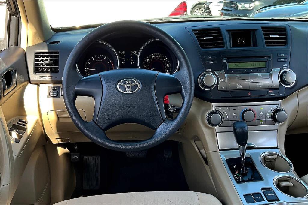 used 2011 Toyota Highlander car, priced at $13,995