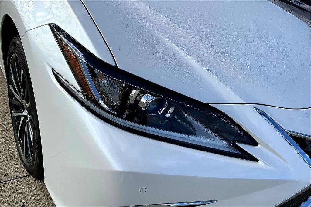 new 2025 Lexus ES 350 car, priced at $49,649