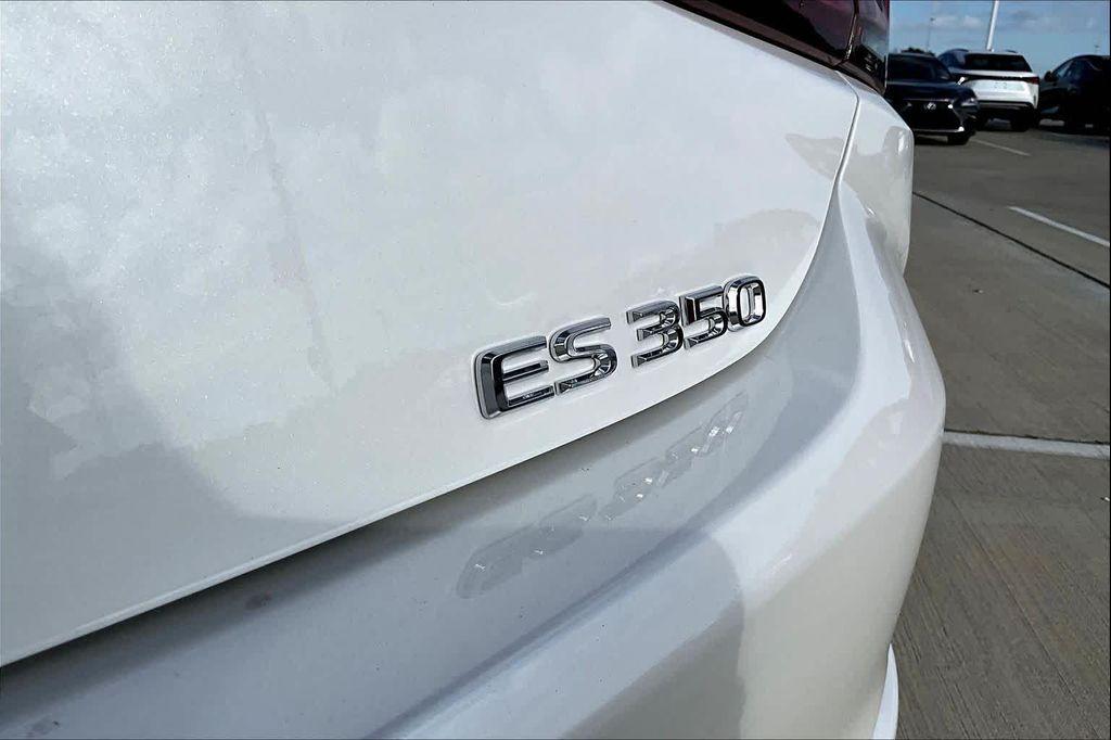 new 2025 Lexus ES 350 car, priced at $49,649