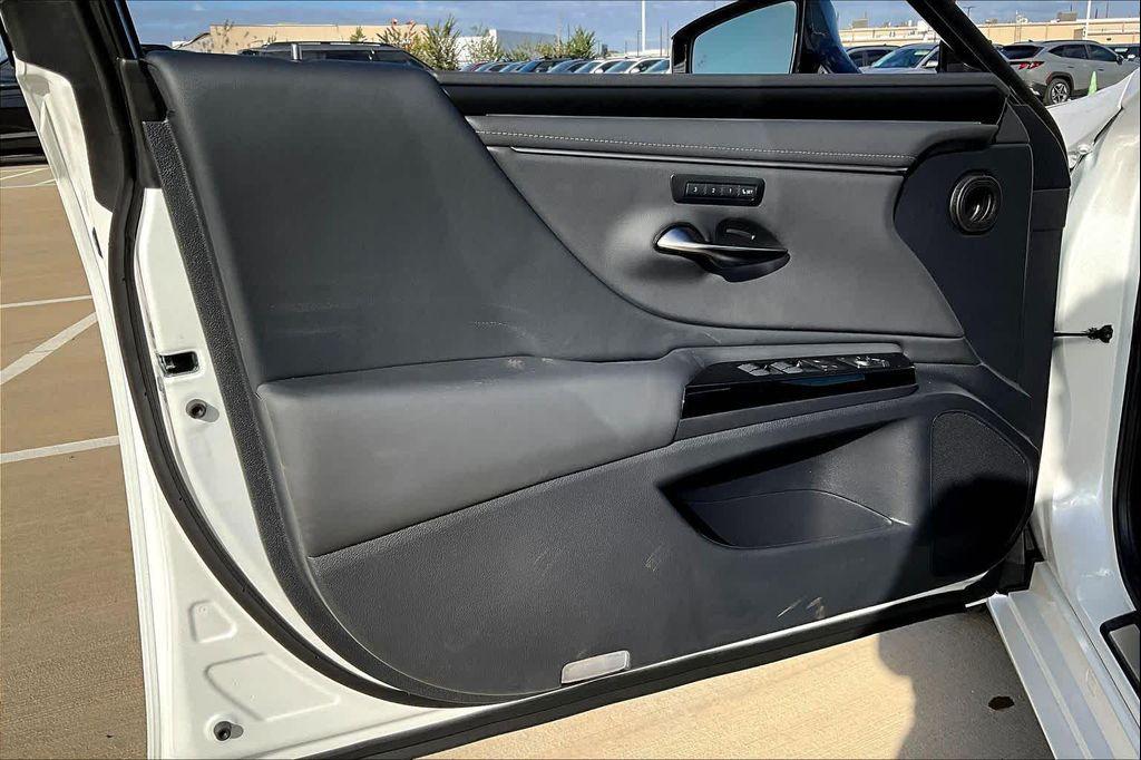 new 2025 Lexus ES 350 car, priced at $49,649