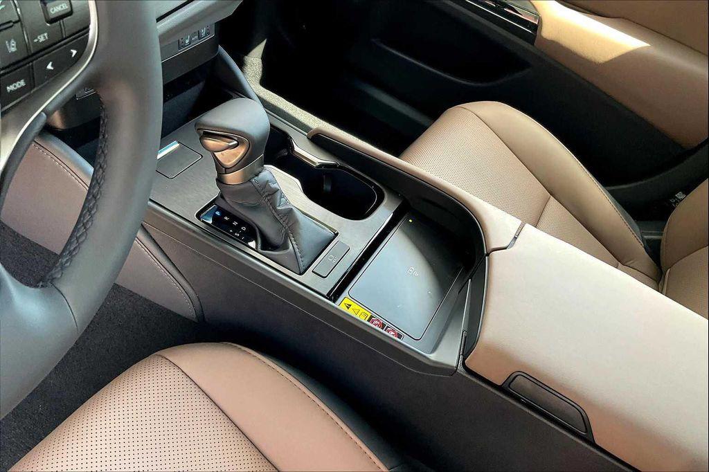 new 2025 Lexus ES 350 car, priced at $50,149
