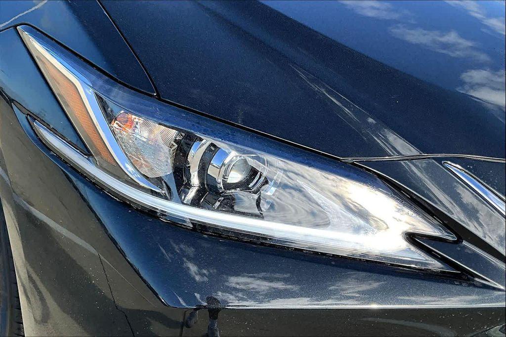new 2025 Lexus ES 350 car, priced at $49,050