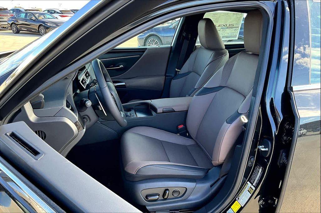 new 2025 Lexus ES 350 car, priced at $49,050